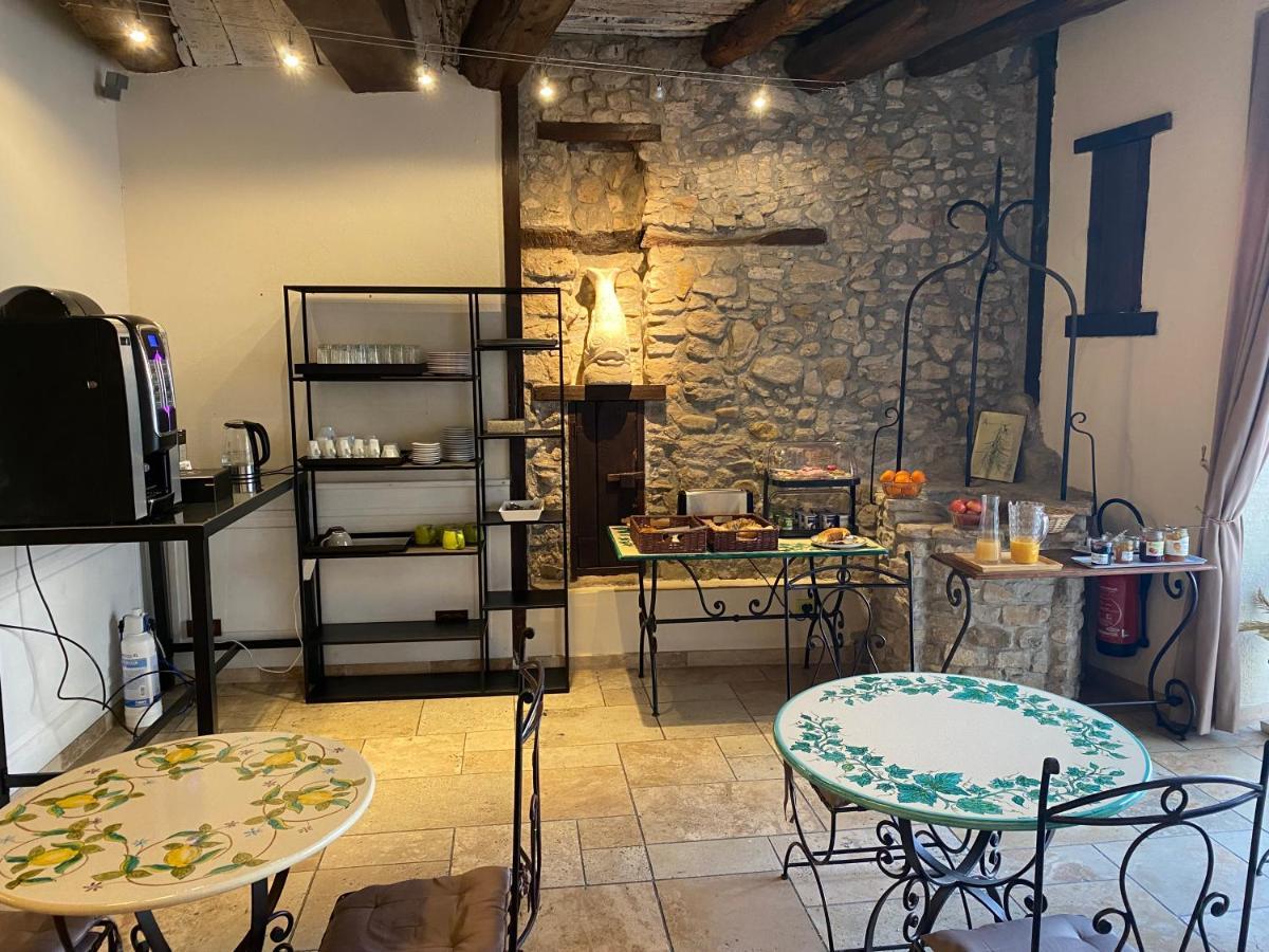 Chateaux Demeures Vallee De L'Arc Trets Exterior photo